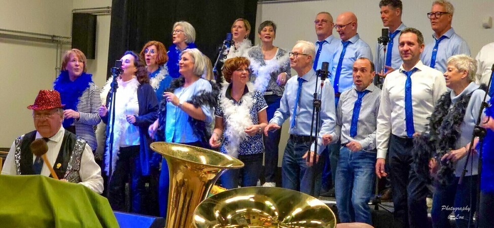 9 augustus: 2 optredens: Maos en Neker en Piece of Holy Cheese